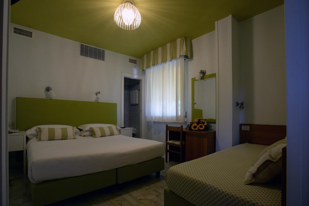 Hotel Giulio Cesare Cinquale Værelse billede