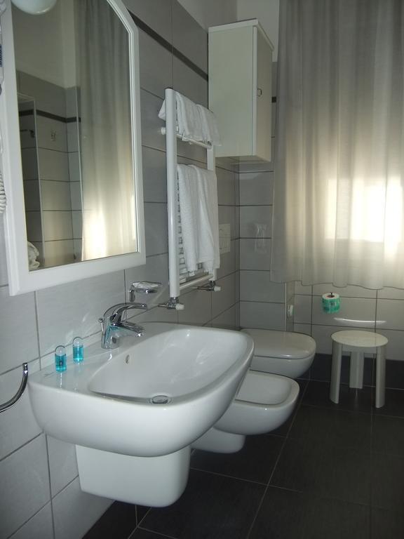 Hotel Giulio Cesare Cinquale Eksteriør billede
